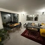 2 Bedroom Entire Flat Near Luton Airport